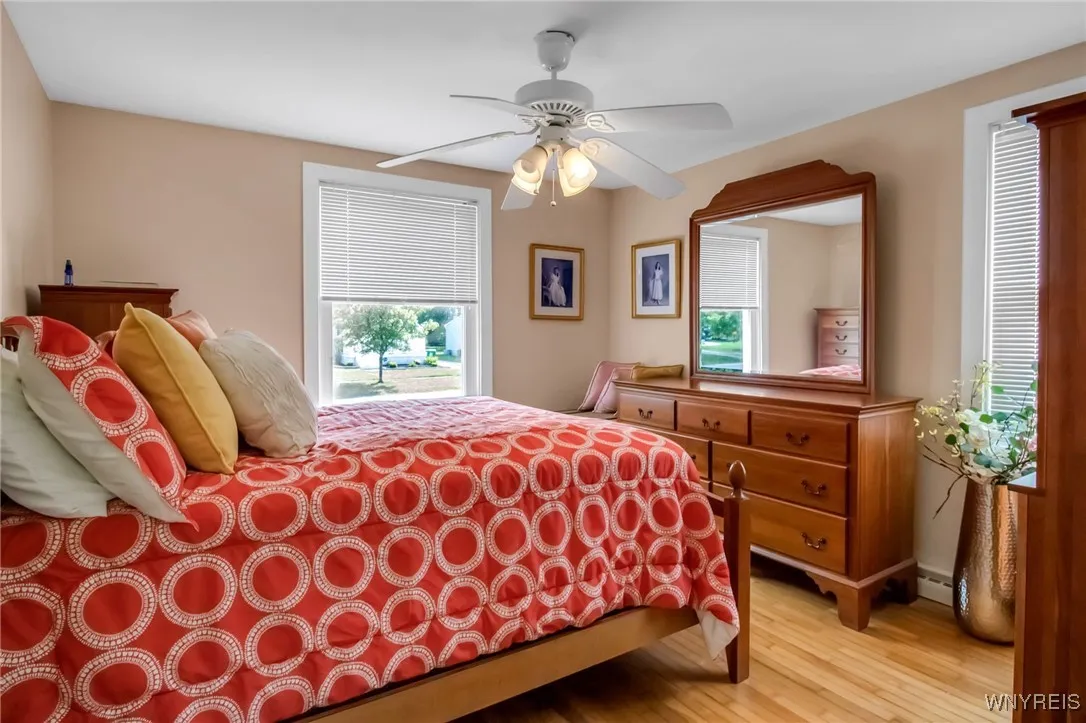 1st floor primary bedroom