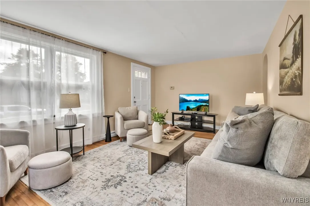 Large and Bright Living room