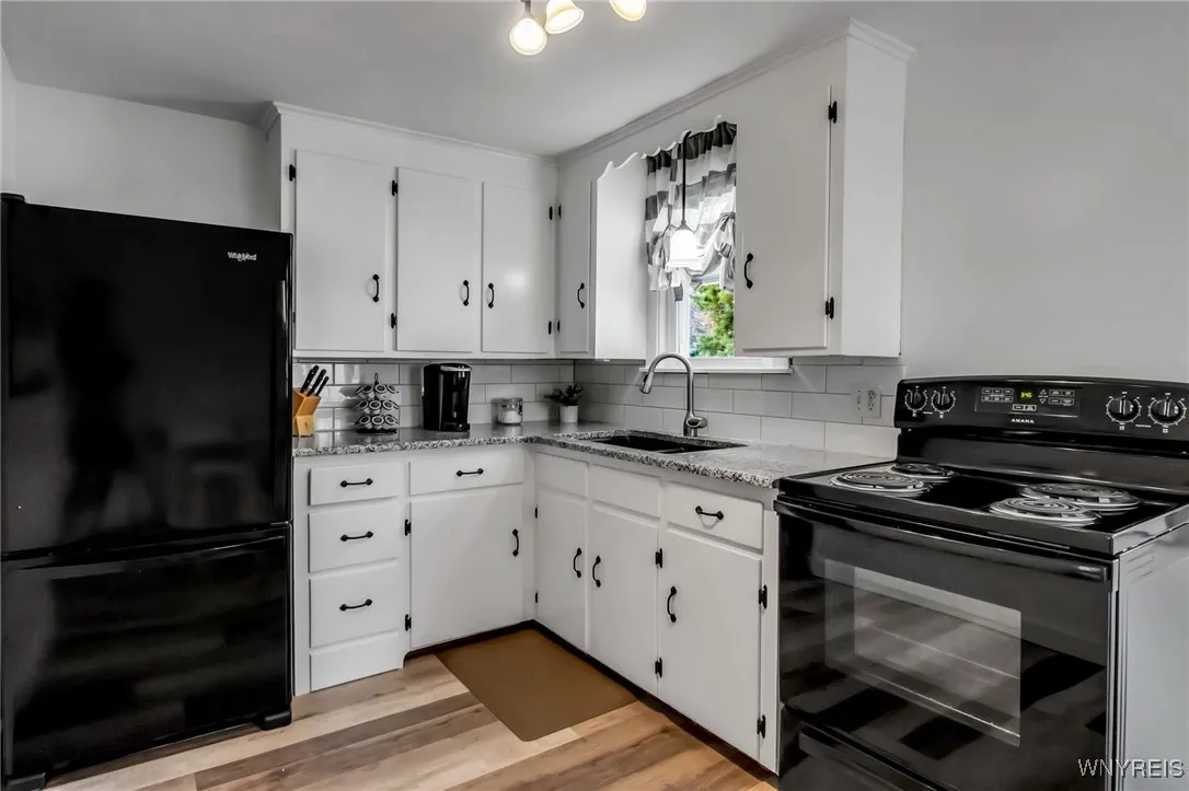 Perfectly updated kitchen