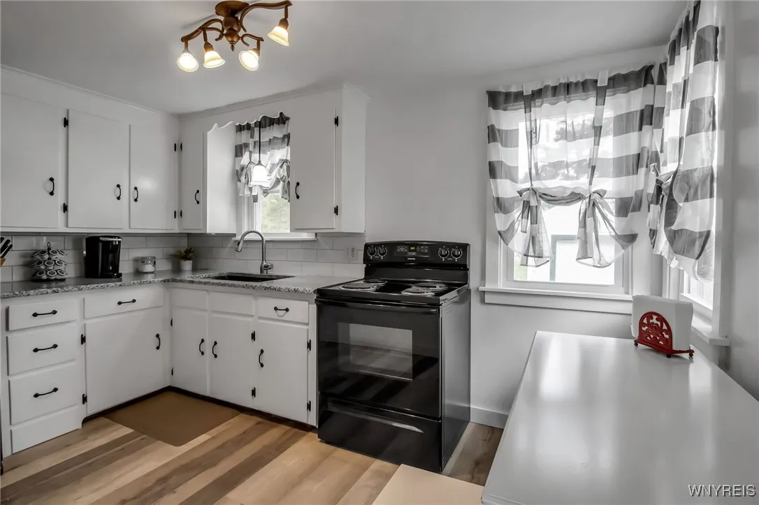 88 Raymond Street, Hamburg, New York 14075, Hamburg, New York 14075, 3 Bedrooms Bedrooms, 6 Rooms Rooms,1 BathroomBathrooms,Residential,For Sale,88 Raymond Street, Hamburg, New York 14075,B1630899