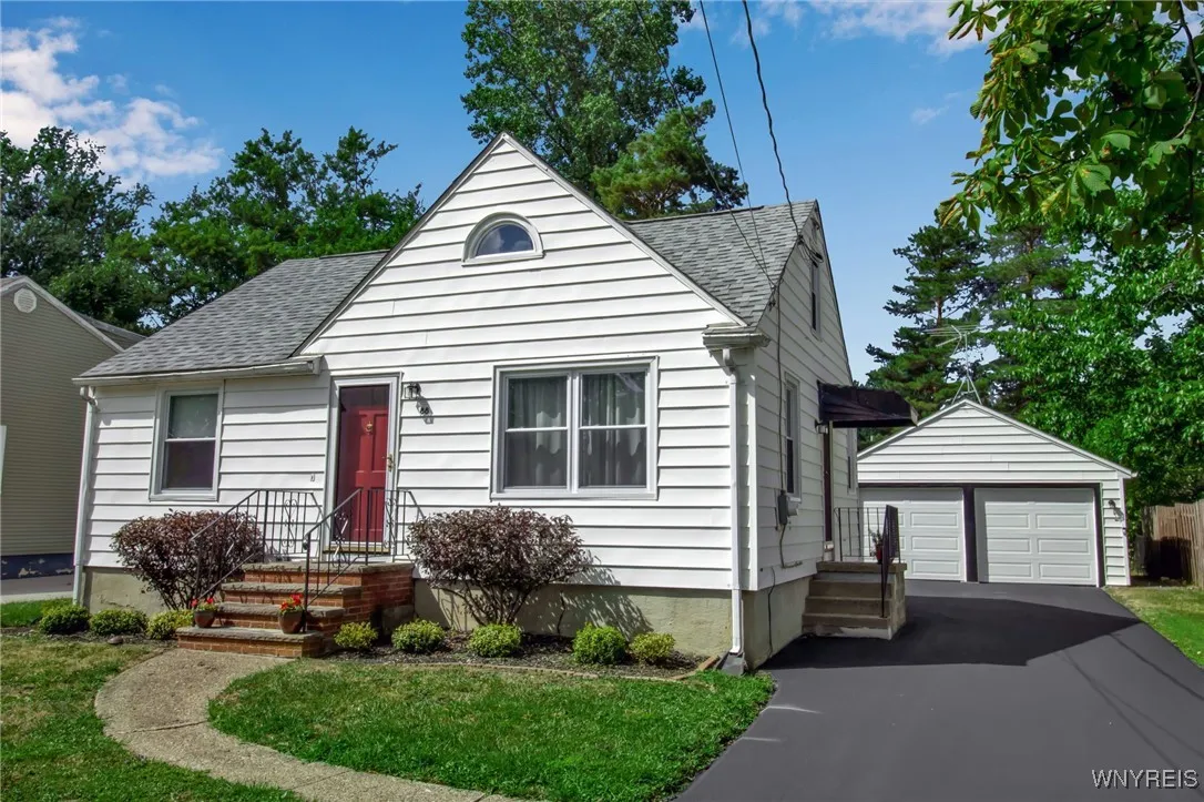 88 Raymond Street, Hamburg, New York 14075, Hamburg, New York 14075, 3 Bedrooms Bedrooms, 6 Rooms Rooms,1 BathroomBathrooms,Residential,For Sale,88 Raymond Street, Hamburg, New York 14075,B1630899