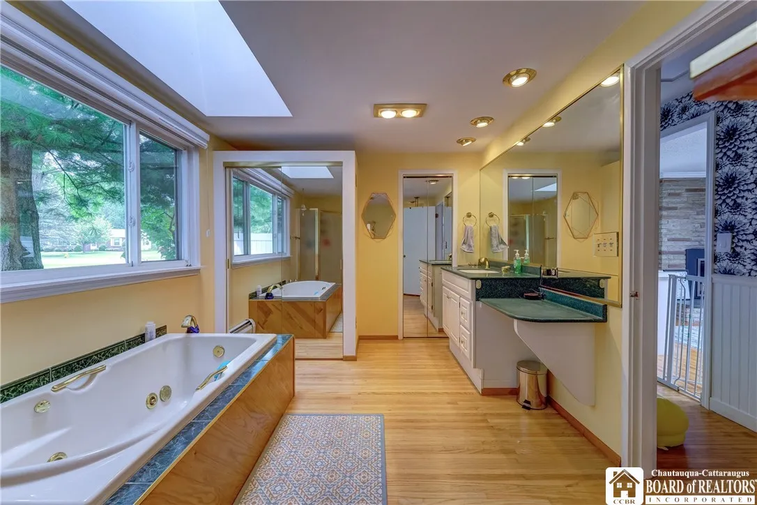 8382 Kimberly Road, Clarence, New York 14221, Clarence, New York 14221, 2 Bedrooms Bedrooms, 7 Rooms Rooms,1 BathroomBathrooms,Residential,For Sale,8382 Kimberly Road, Clarence, New York 14221,R1630551