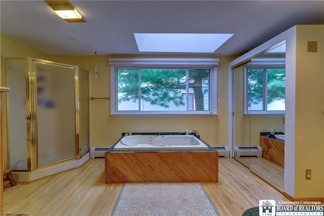 8382 Kimberly Road, Clarence, New York 14221, Clarence, New York 14221, 2 Bedrooms Bedrooms, 7 Rooms Rooms,1 BathroomBathrooms,Residential,For Sale,8382 Kimberly Road, Clarence, New York 14221,R1630551