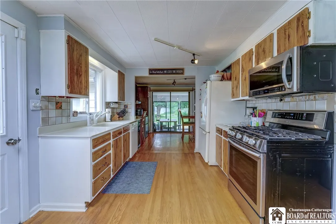 8382 Kimberly Road, Clarence, New York 14221, Clarence, New York 14221, 2 Bedrooms Bedrooms, 7 Rooms Rooms,1 BathroomBathrooms,Residential,For Sale,8382 Kimberly Road, Clarence, New York 14221,R1630551