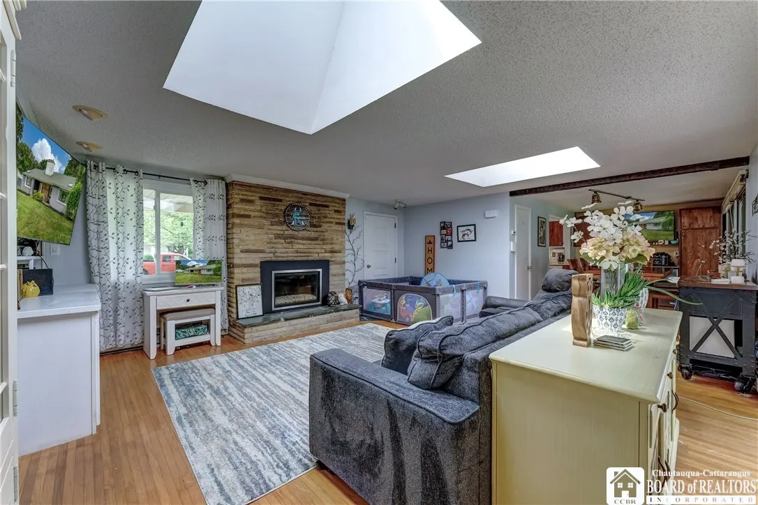 8382 Kimberly Road, Clarence, New York 14221, Clarence, New York 14221, 2 Bedrooms Bedrooms, 7 Rooms Rooms,1 BathroomBathrooms,Residential,For Sale,8382 Kimberly Road, Clarence, New York 14221,R1630551