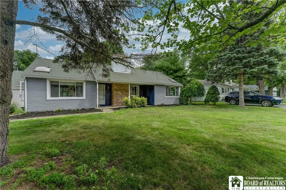 8382 Kimberly Road, Clarence, New York 14221, Clarence, New York 14221, 2 Bedrooms Bedrooms, 7 Rooms Rooms,1 BathroomBathrooms,Residential,For Sale,8382 Kimberly Road, Clarence, New York 14221,R1630551