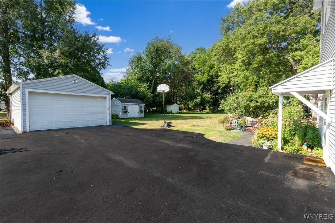 6731 Webster Road, Orchard Park, New York 14127, Orchard Park, New York 14127, 5 Bedrooms Bedrooms, 12 Rooms Rooms,3 BathroomsBathrooms,Residential,For Sale,6731 Webster Road, Orchard Park, New York 14127,0,B1629246