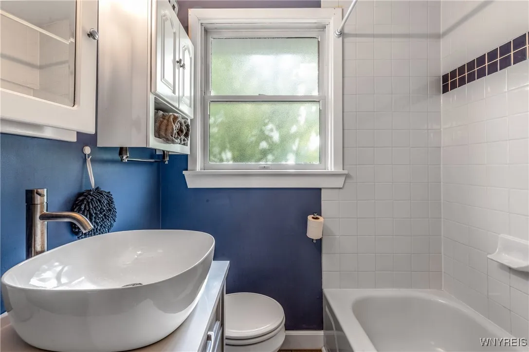 6731 Webster Road, Orchard Park, New York 14127, Orchard Park, New York 14127, 5 Bedrooms Bedrooms, 12 Rooms Rooms,3 BathroomsBathrooms,Residential,For Sale,6731 Webster Road, Orchard Park, New York 14127,0,B1629246