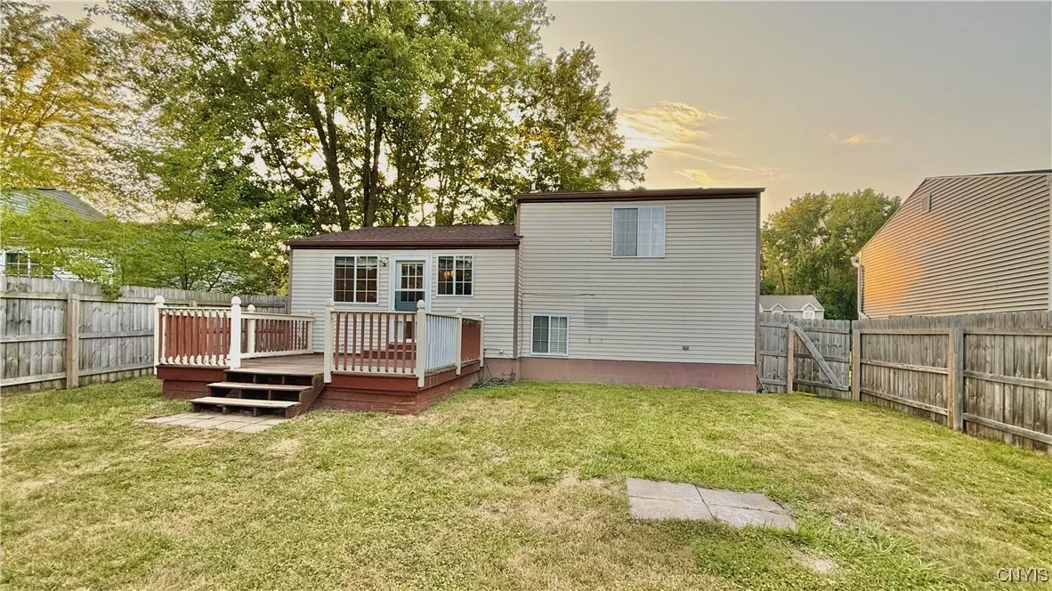 Backyard - fence is almost new