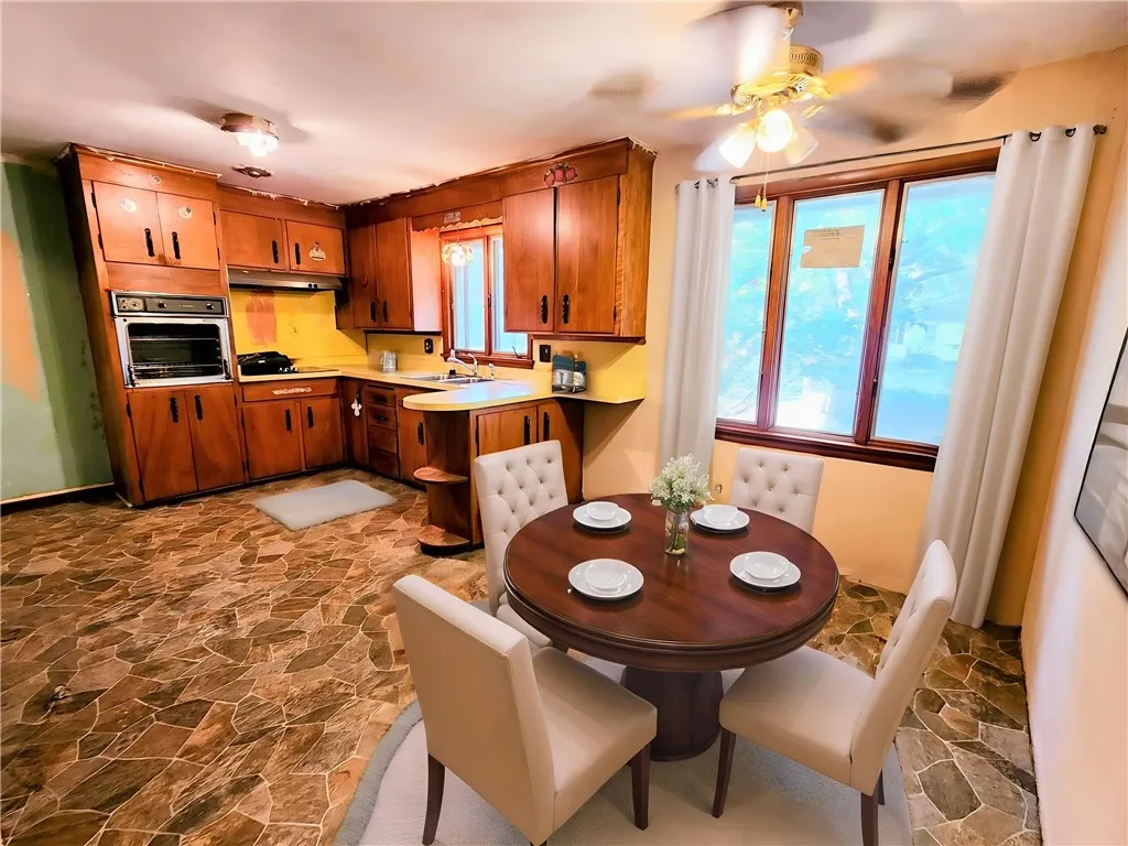 49 Angora Dr Drive, Irondequoit, New York 14617, Irondequoit, New York 14617, 3 Bedrooms Bedrooms, 6 Rooms Rooms,2 BathroomsBathrooms,Residential,Closed,49 Angora Dr Drive, Irondequoit, New York 14617,0,R1630622