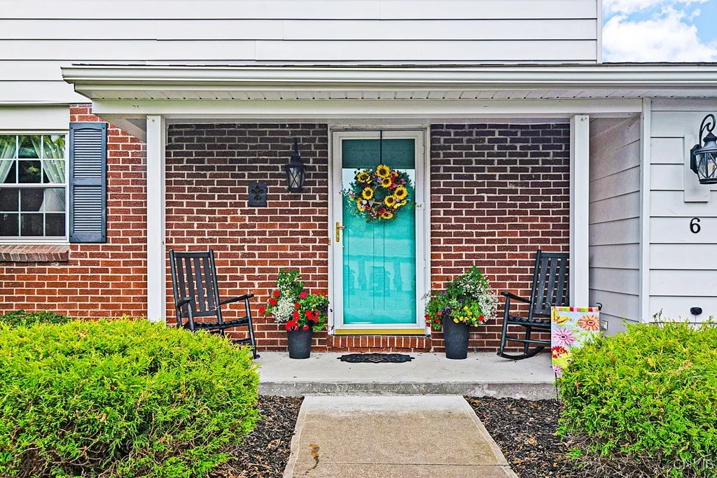 6 Clintonview Road, New Hartford, New York 13413, New Hartford, New York 13413, 4 Bedrooms Bedrooms, 10 Rooms Rooms,2 BathroomsBathrooms,Residential,Closed,6 Clintonview Road, New Hartford, New York 13413,0,S1621123