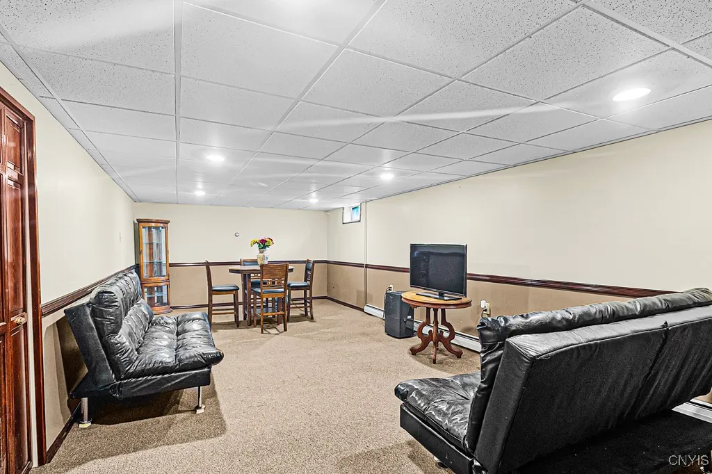 6 Clintonview Road, New Hartford, New York 13413, New Hartford, New York 13413, 4 Bedrooms Bedrooms, 10 Rooms Rooms,2 BathroomsBathrooms,Residential,Closed,6 Clintonview Road, New Hartford, New York 13413,0,S1621123