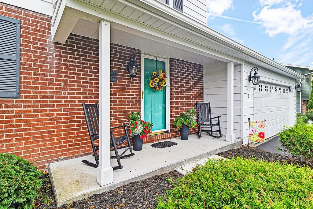 6 Clintonview Road, New Hartford, New York 13413, New Hartford, New York 13413, 4 Bedrooms Bedrooms, 10 Rooms Rooms,2 BathroomsBathrooms,Residential,Closed,6 Clintonview Road, New Hartford, New York 13413,0,S1621123