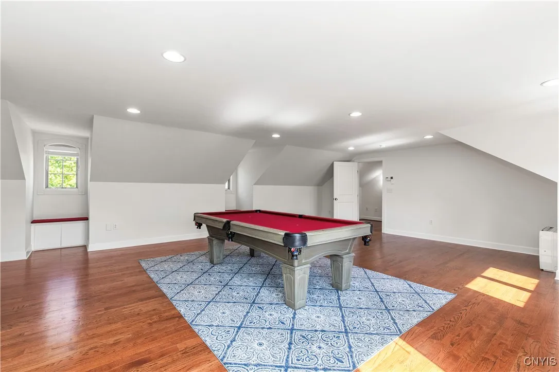 Spacious bonus room for In-Law quarters, playroom, game room, theatre, etc.