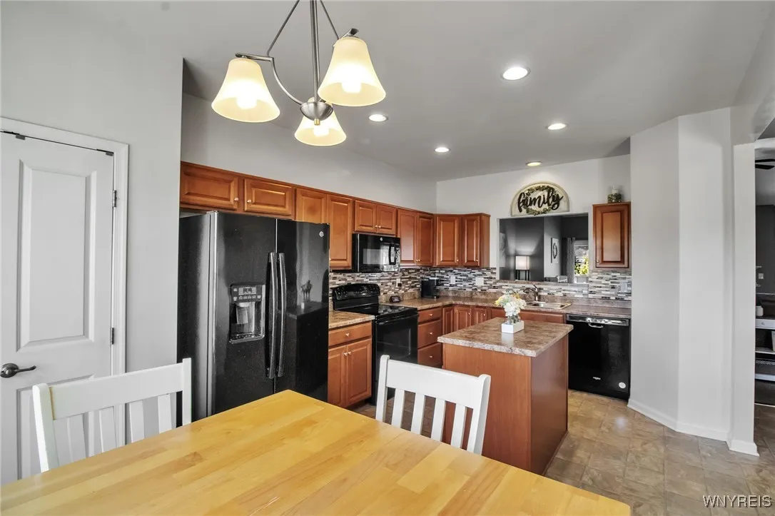 690 Pleasant View Drive, Lancaster, New York 14086, Lancaster, New York 14086, 3 Bedrooms Bedrooms, 7 Rooms Rooms,2 BathroomsBathrooms,Residential,Closed,690 Pleasant View Drive, Lancaster, New York 14086,0,B1630248