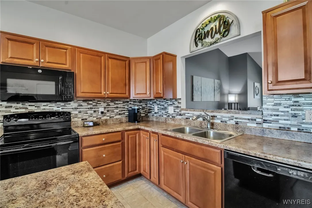 690 Pleasant View Drive, Lancaster, New York 14086, Lancaster, New York 14086, 3 Bedrooms Bedrooms, 7 Rooms Rooms,2 BathroomsBathrooms,Residential,Closed,690 Pleasant View Drive, Lancaster, New York 14086,0,B1630248