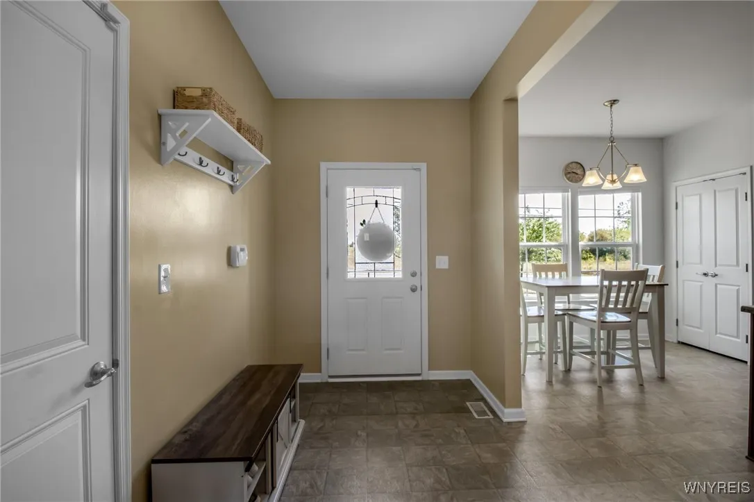 690 Pleasant View Drive, Lancaster, New York 14086, Lancaster, New York 14086, 3 Bedrooms Bedrooms, 7 Rooms Rooms,2 BathroomsBathrooms,Residential,Closed,690 Pleasant View Drive, Lancaster, New York 14086,0,B1630248