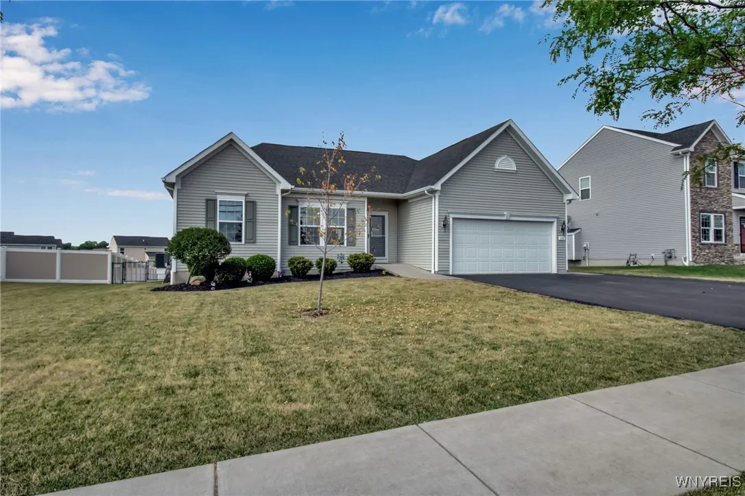 690 Pleasant View Drive, Lancaster, New York 14086, Lancaster, New York 14086, 3 Bedrooms Bedrooms, 7 Rooms Rooms,2 BathroomsBathrooms,Residential,Closed,690 Pleasant View Drive, Lancaster, New York 14086,0,B1630248