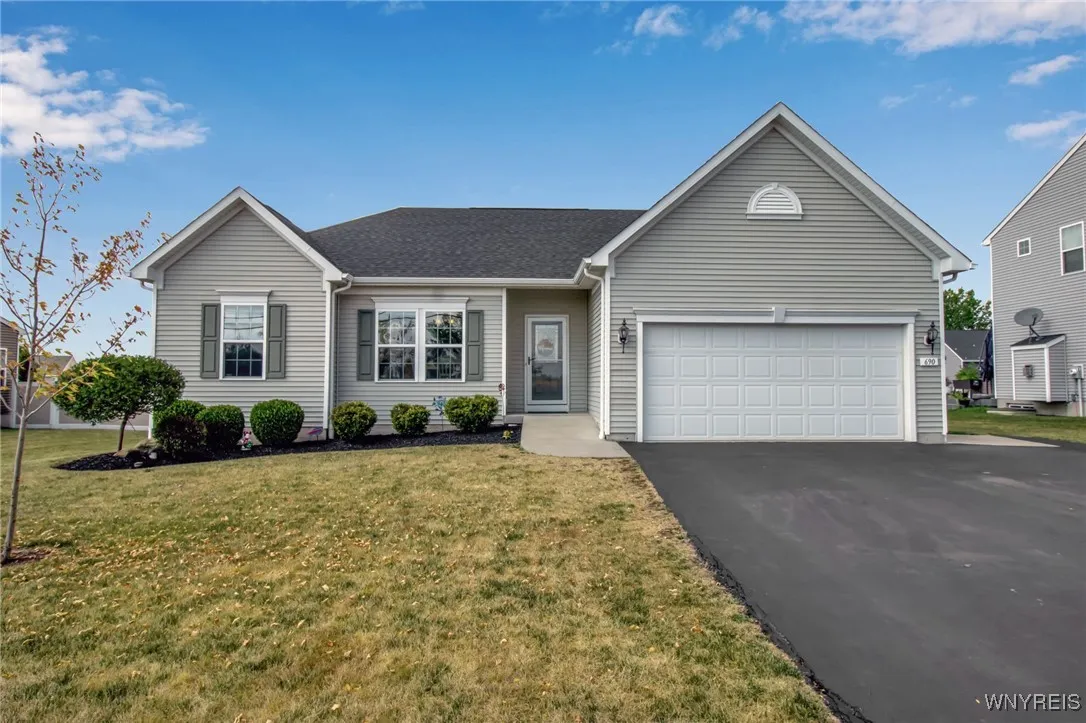 690 Pleasant View Drive, Lancaster, New York 14086, Lancaster, New York 14086, 3 Bedrooms Bedrooms, 7 Rooms Rooms,2 BathroomsBathrooms,Residential,Closed,690 Pleasant View Drive, Lancaster, New York 14086,0,B1630248