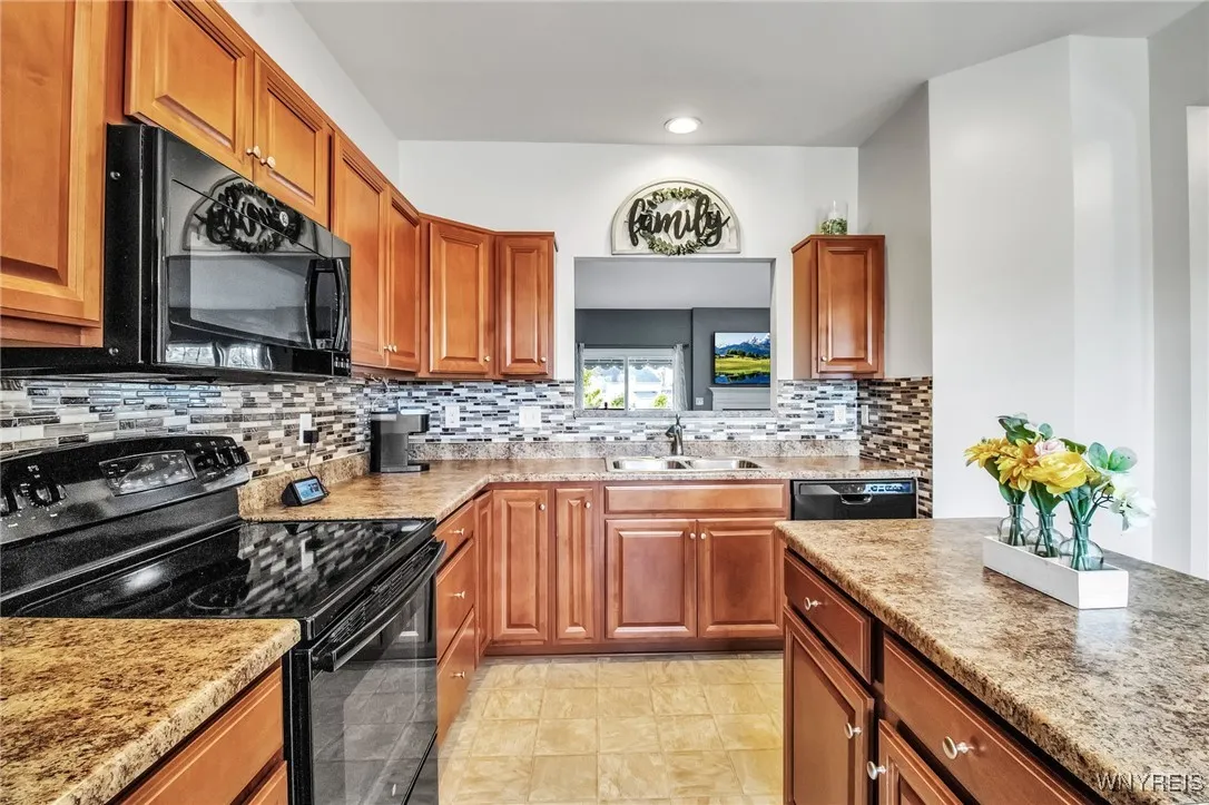 690 Pleasant View Drive, Lancaster, New York 14086, Lancaster, New York 14086, 3 Bedrooms Bedrooms, 7 Rooms Rooms,2 BathroomsBathrooms,Residential,Closed,690 Pleasant View Drive, Lancaster, New York 14086,0,B1630248