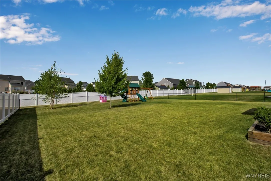 690 Pleasant View Drive, Lancaster, New York 14086, Lancaster, New York 14086, 3 Bedrooms Bedrooms, 7 Rooms Rooms,2 BathroomsBathrooms,Residential,Closed,690 Pleasant View Drive, Lancaster, New York 14086,0,B1630248