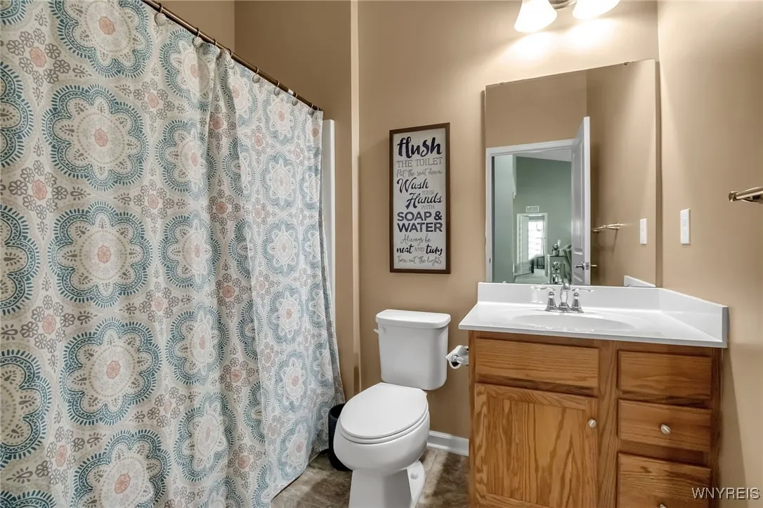 Main Bath with tub shower