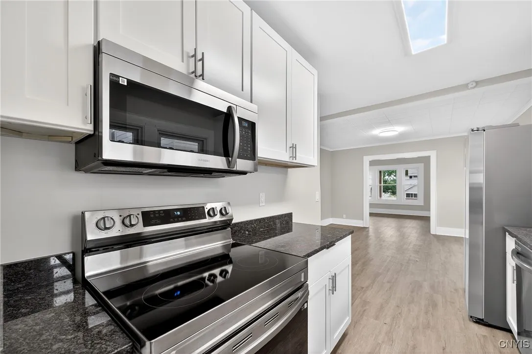111 Maplehurst Avenue, Syracuse, New York 13208, Syracuse, New York 13208, 4 Bedrooms Bedrooms, 10 Rooms Rooms,2 BathroomsBathrooms,Residential Lease,Closed,111 Maplehurst Avenue, Syracuse, New York 13208,0,S1630879