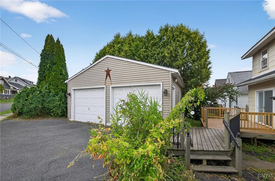 111 Maplehurst Avenue, Syracuse, New York 13208, Syracuse, New York 13208, 4 Bedrooms Bedrooms, 10 Rooms Rooms,2 BathroomsBathrooms,Residential Lease,Closed,111 Maplehurst Avenue, Syracuse, New York 13208,0,S1630879