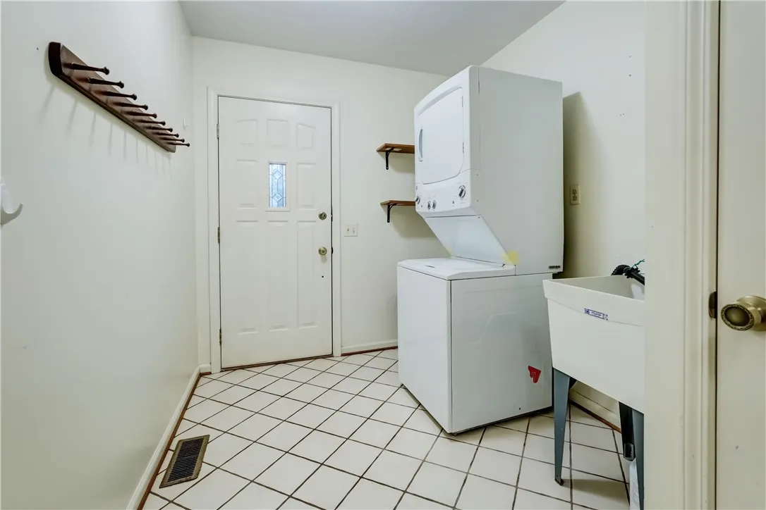 1398 Brace Road, Victor, New York 14564, Victor, New York 14564, 3 Bedrooms Bedrooms, 8 Rooms Rooms,2 BathroomsBathrooms,Residential,Closed,1398 Brace Road, Victor, New York 14564,0,R1630402