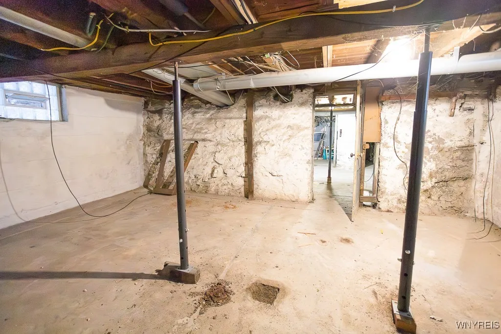 23 Mariner Street, Buffalo, New York 14201, Buffalo, New York 14201, 4 Bedrooms Bedrooms, ,3 BathroomsBathrooms,Residential,For Sale,23 Mariner Street, Buffalo, New York 14201,B1629063