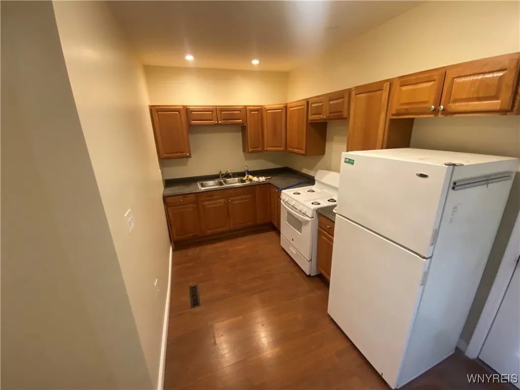 Lower unit - Photo taken prior to tenant