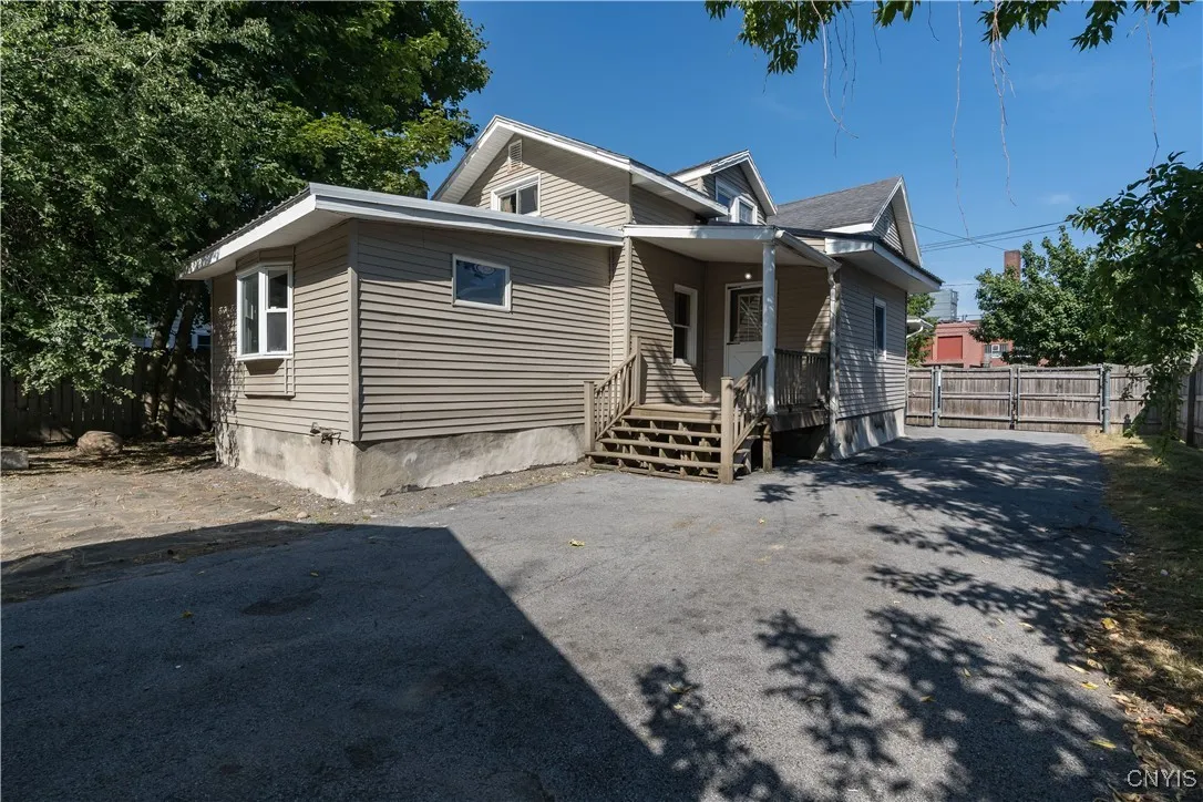 820 Sherman Street, Watertown City, New York 13601, Watertown City, New York 13601, 3 Bedrooms Bedrooms, 10 Rooms Rooms,2 BathroomsBathrooms,Residential,Closed,820 Sherman Street, Watertown City, New York 13601,0,S1629051