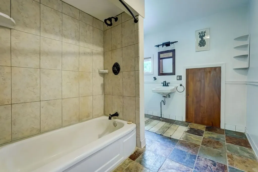 53 Nicholson Street, Rochester, New York 14620, Rochester, New York 14620, 2 Bedrooms Bedrooms, 5 Rooms Rooms,1 BathroomBathrooms,Residential,Closed,53 Nicholson Street, Rochester, New York 14620,0,R1630965
