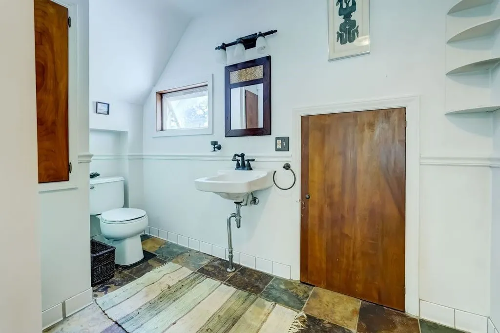 53 Nicholson Street, Rochester, New York 14620, Rochester, New York 14620, 2 Bedrooms Bedrooms, 5 Rooms Rooms,1 BathroomBathrooms,Residential,Closed,53 Nicholson Street, Rochester, New York 14620,0,R1630965