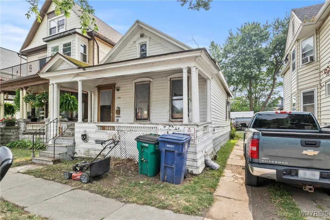 298 Dearborn Street, Buffalo, New York 14207, Buffalo, New York 14207, 2 Bedrooms Bedrooms, 5 Rooms Rooms,1 BathroomBathrooms,Residential,For Sale,298 Dearborn Street, Buffalo, New York 14207,B1630975