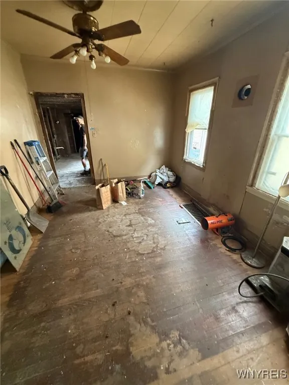 298 Dearborn Street, Buffalo, New York 14207, Buffalo, New York 14207, 2 Bedrooms Bedrooms, 5 Rooms Rooms,1 BathroomBathrooms,Residential,For Sale,298 Dearborn Street, Buffalo, New York 14207,B1630975