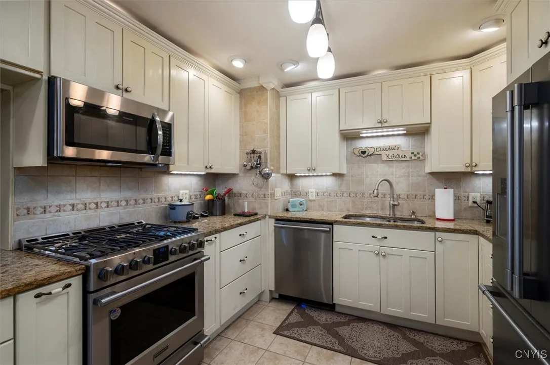 232 Riverview Parkway North, Rome, New York 13440, Rome, New York 13440, 3 Bedrooms Bedrooms, 6 Rooms Rooms,1 BathroomBathrooms,Residential,Closed,232 Riverview Parkway North, Rome, New York 13440,0,S1630165