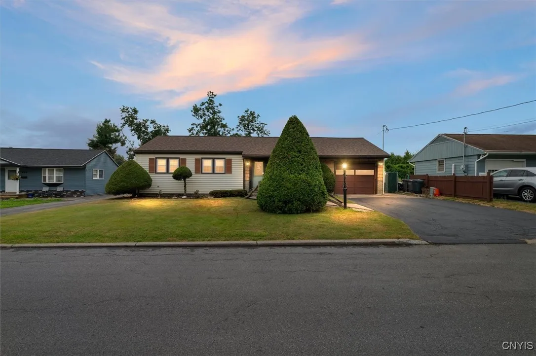 232 Riverview Parkway North, Rome, New York 13440, Rome, New York 13440, 3 Bedrooms Bedrooms, 6 Rooms Rooms,1 BathroomBathrooms,Residential,Closed,232 Riverview Parkway North, Rome, New York 13440,0,S1630165