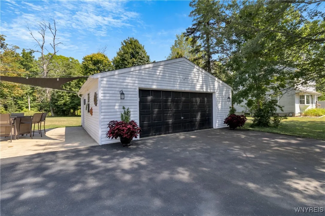 9181 Waterman Road, Evans, New York 14006, Evans, New York 14006, 3 Bedrooms Bedrooms, 6 Rooms Rooms,2 BathroomsBathrooms,Residential,Closed,9181 Waterman Road, Evans, New York 14006,0,B1630815