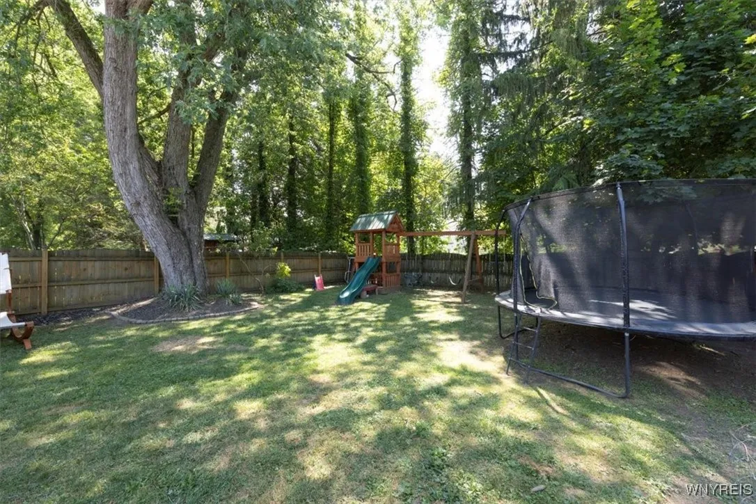 59 Sherwood Avenue, Hamburg, New York 14075, Hamburg, New York 14075, 2 Bedrooms Bedrooms, 5 Rooms Rooms,1 BathroomBathrooms,Residential,For Sale,59 Sherwood Avenue, Hamburg, New York 14075,B1630660