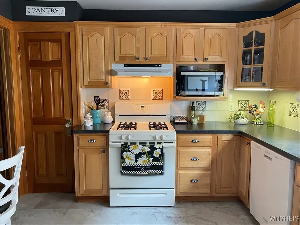 146 Chamberlin Drive, West Seneca, New York 14210, West Seneca, New York 14210, 4 Bedrooms Bedrooms, ,2 BathroomsBathrooms,Residential,For Sale,146 Chamberlin Drive, West Seneca, New York 14210,B1631000