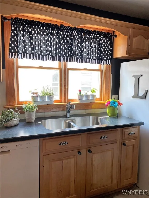 146 Chamberlin Drive, West Seneca, New York 14210, West Seneca, New York 14210, 4 Bedrooms Bedrooms, ,2 BathroomsBathrooms,Residential,For Sale,146 Chamberlin Drive, West Seneca, New York 14210,B1631000
