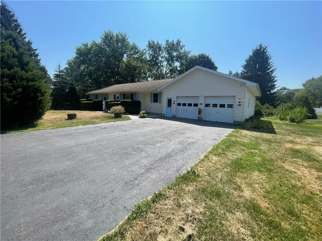 102 Norris Drive, Waterloo, New York 13165, Waterloo, New York 13165, 4 Bedrooms Bedrooms, 8 Rooms Rooms,2 BathroomsBathrooms,Residential,Closed,102 Norris Drive, Waterloo, New York 13165,0,R1630981
