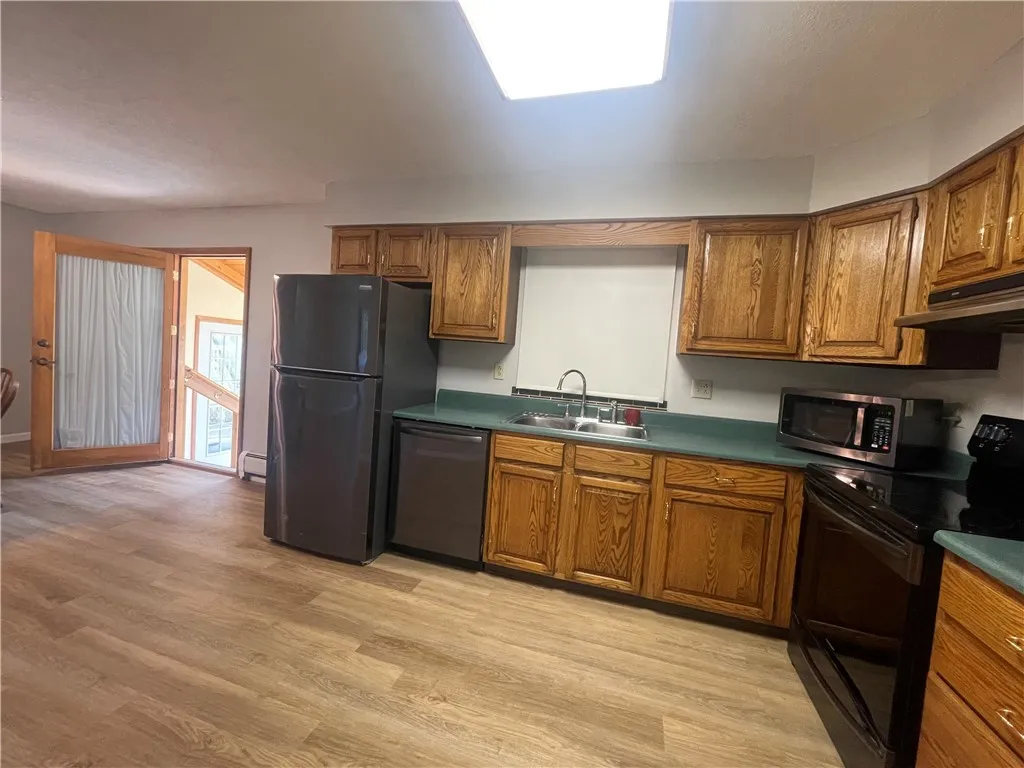 102 Norris Drive, Waterloo, New York 13165, Waterloo, New York 13165, 4 Bedrooms Bedrooms, 8 Rooms Rooms,2 BathroomsBathrooms,Residential,Closed,102 Norris Drive, Waterloo, New York 13165,0,R1630981