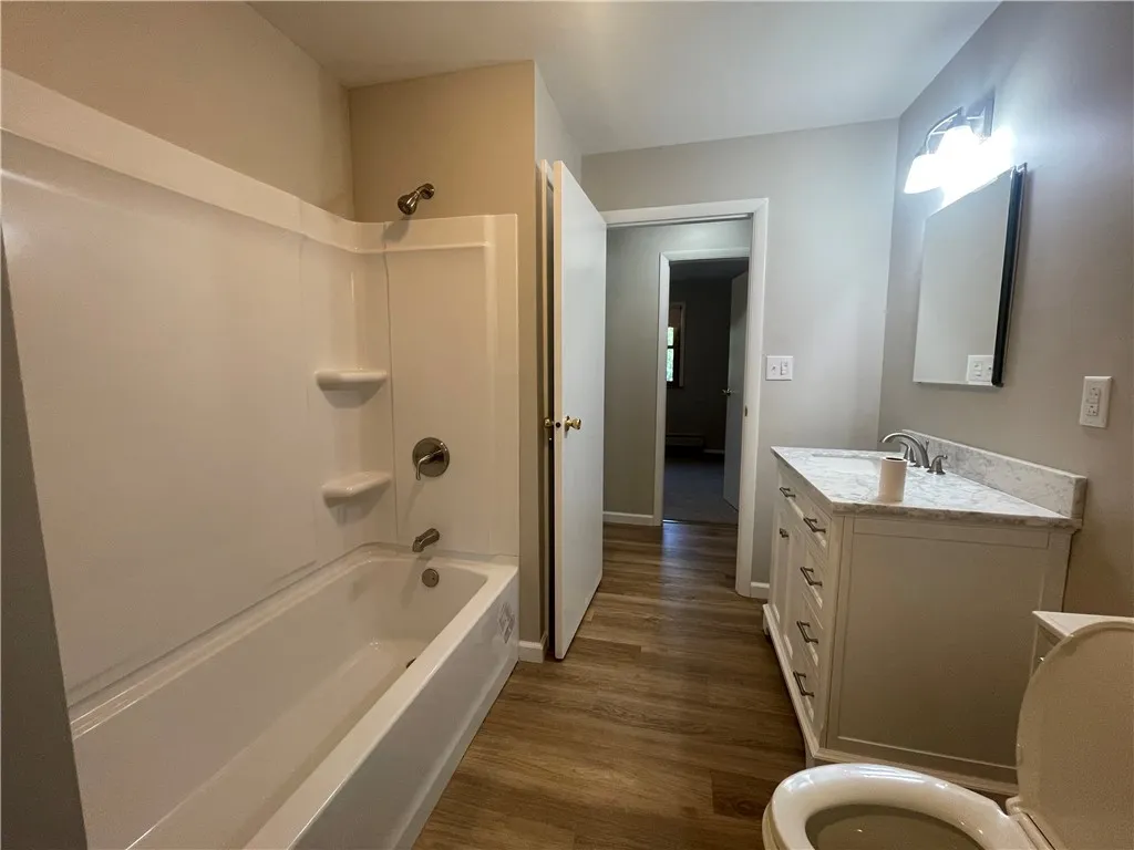 102 Norris Drive, Waterloo, New York 13165, Waterloo, New York 13165, 4 Bedrooms Bedrooms, 8 Rooms Rooms,2 BathroomsBathrooms,Residential,Closed,102 Norris Drive, Waterloo, New York 13165,0,R1630981