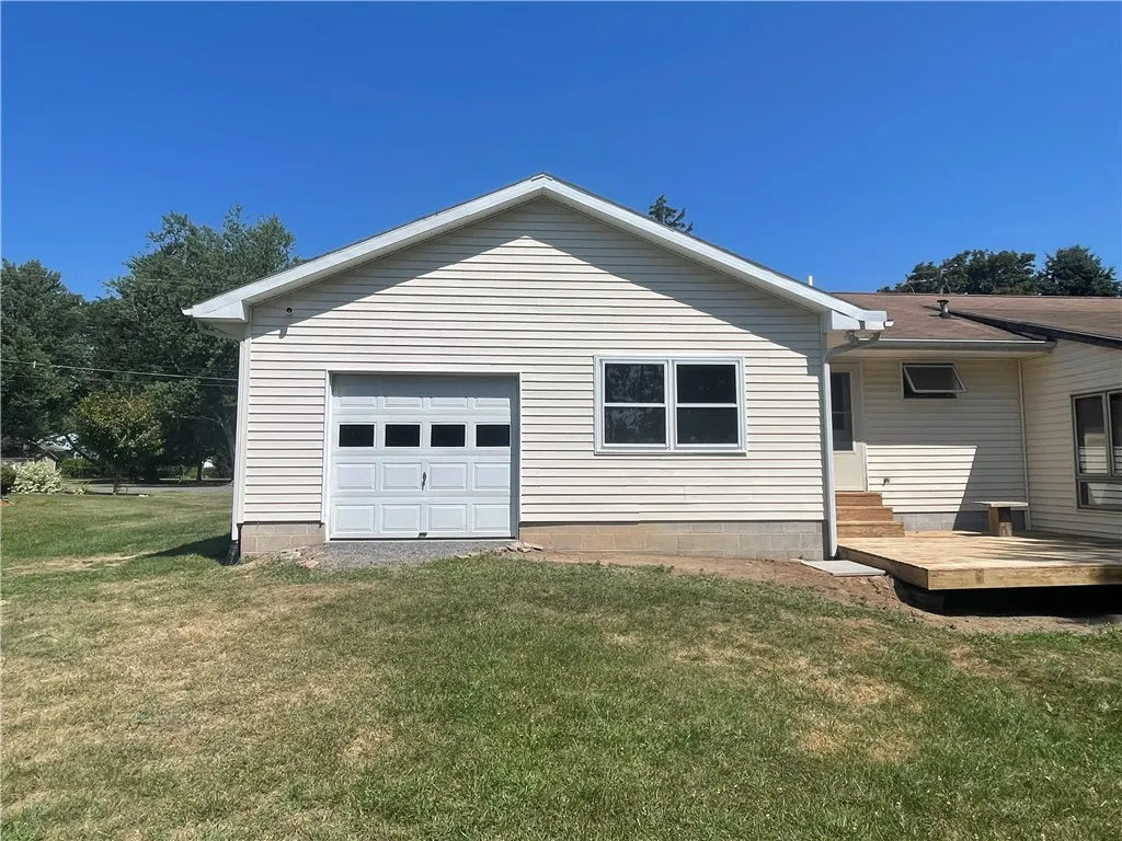 102 Norris Drive, Waterloo, New York 13165, Waterloo, New York 13165, 4 Bedrooms Bedrooms, 8 Rooms Rooms,2 BathroomsBathrooms,Residential,Closed,102 Norris Drive, Waterloo, New York 13165,0,R1630981