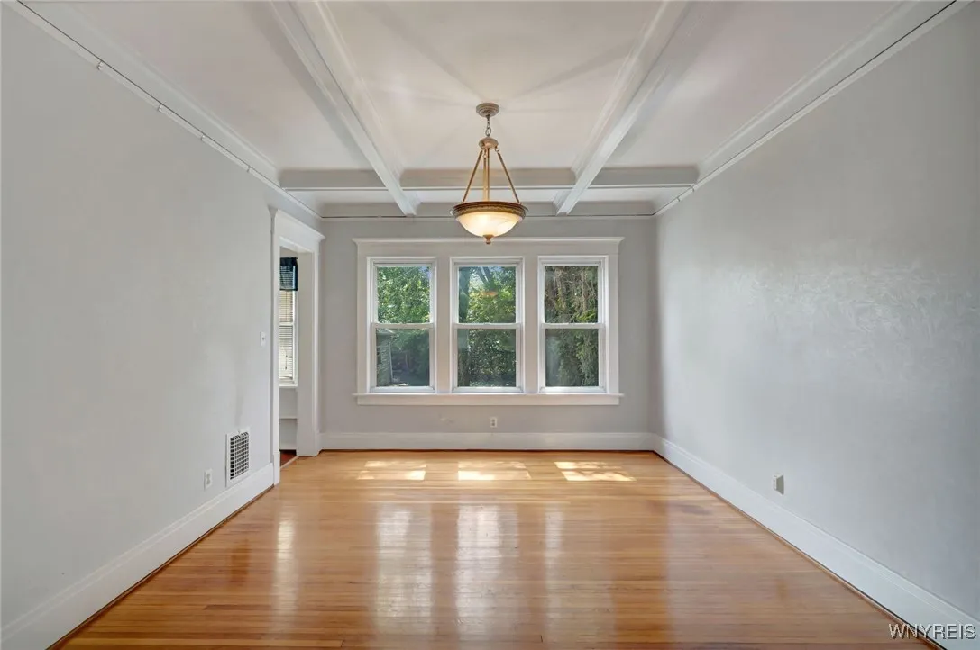156 Stratford Road, Buffalo, New York 14216, Buffalo, New York 14216, 3 Bedrooms Bedrooms, 7 Rooms Rooms,1 BathroomBathrooms,Residential,For Sale,156 Stratford Road, Buffalo, New York 14216,B1629770