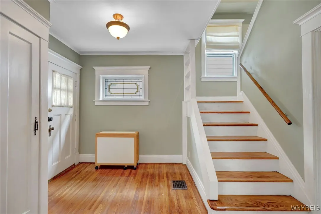 156 Stratford Road, Buffalo, New York 14216, Buffalo, New York 14216, 3 Bedrooms Bedrooms, 7 Rooms Rooms,1 BathroomBathrooms,Residential,For Sale,156 Stratford Road, Buffalo, New York 14216,B1629770