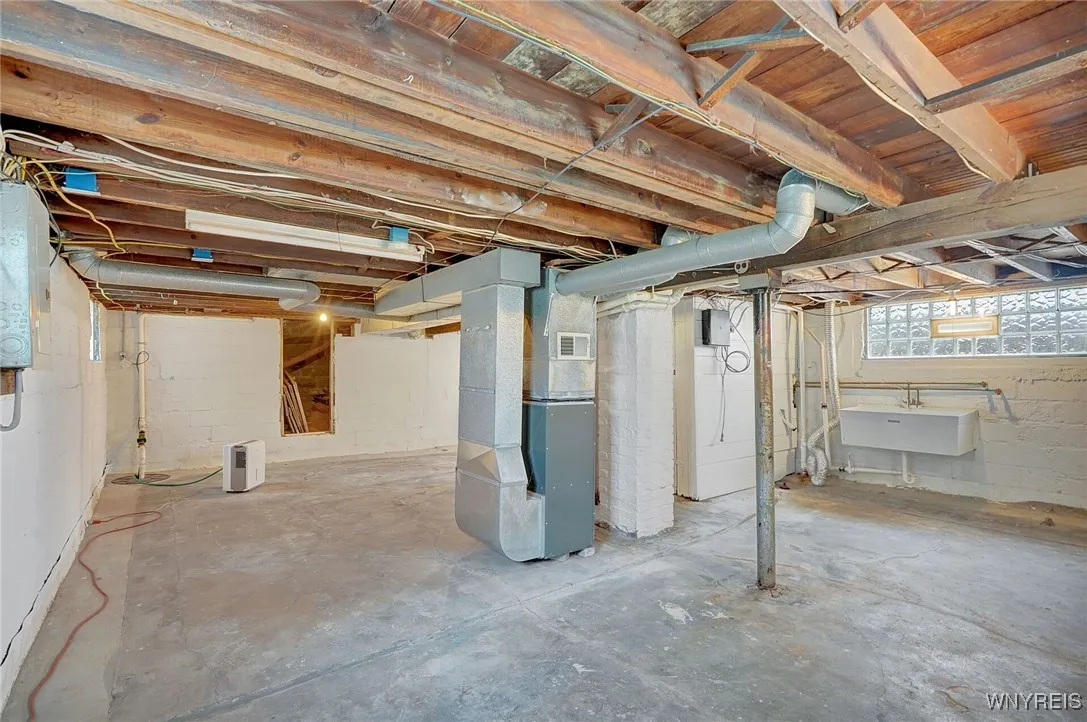 156 Stratford Road, Buffalo, New York 14216, Buffalo, New York 14216, 3 Bedrooms Bedrooms, 7 Rooms Rooms,1 BathroomBathrooms,Residential,For Sale,156 Stratford Road, Buffalo, New York 14216,B1629770