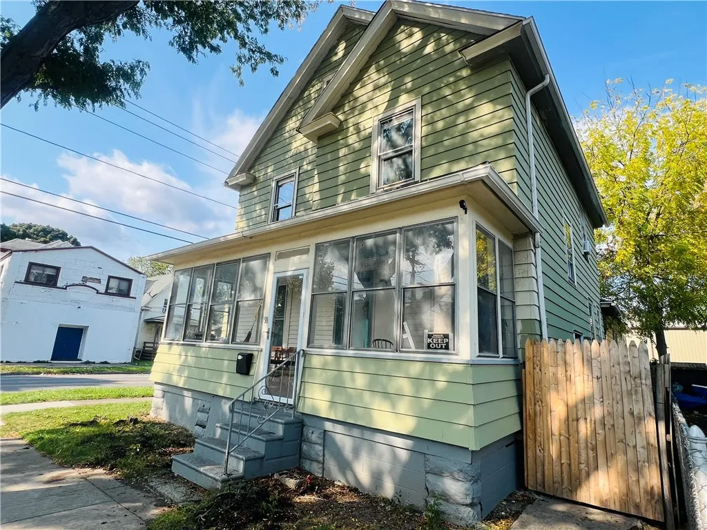 98 Lime Street, Rochester, New York 14606, Rochester, New York 14606, 4 Bedrooms Bedrooms, ,2 BathroomsBathrooms,Residential,Closed,98 Lime Street, Rochester, New York 14606,0,R1630977